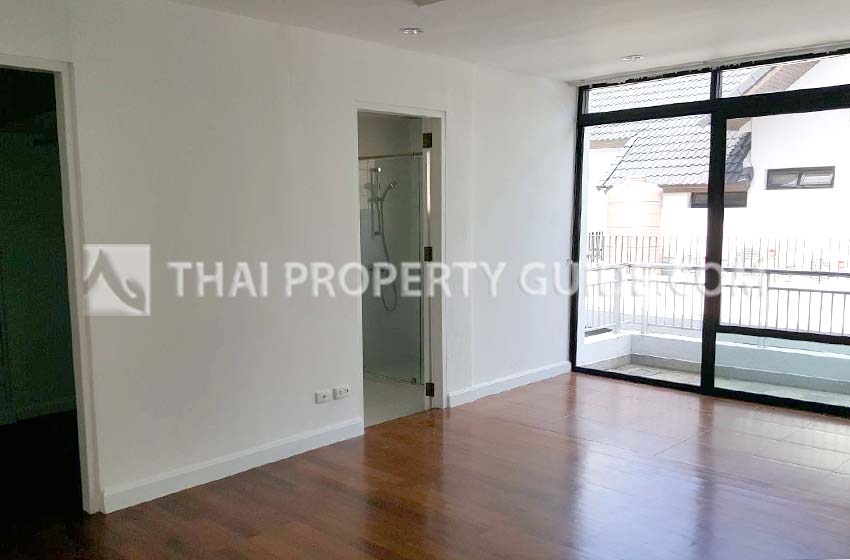 House with Private Pool in Nichada Thani 